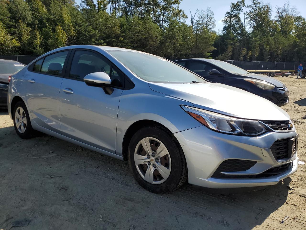 2018 Chevrolet Cruze - Image 4