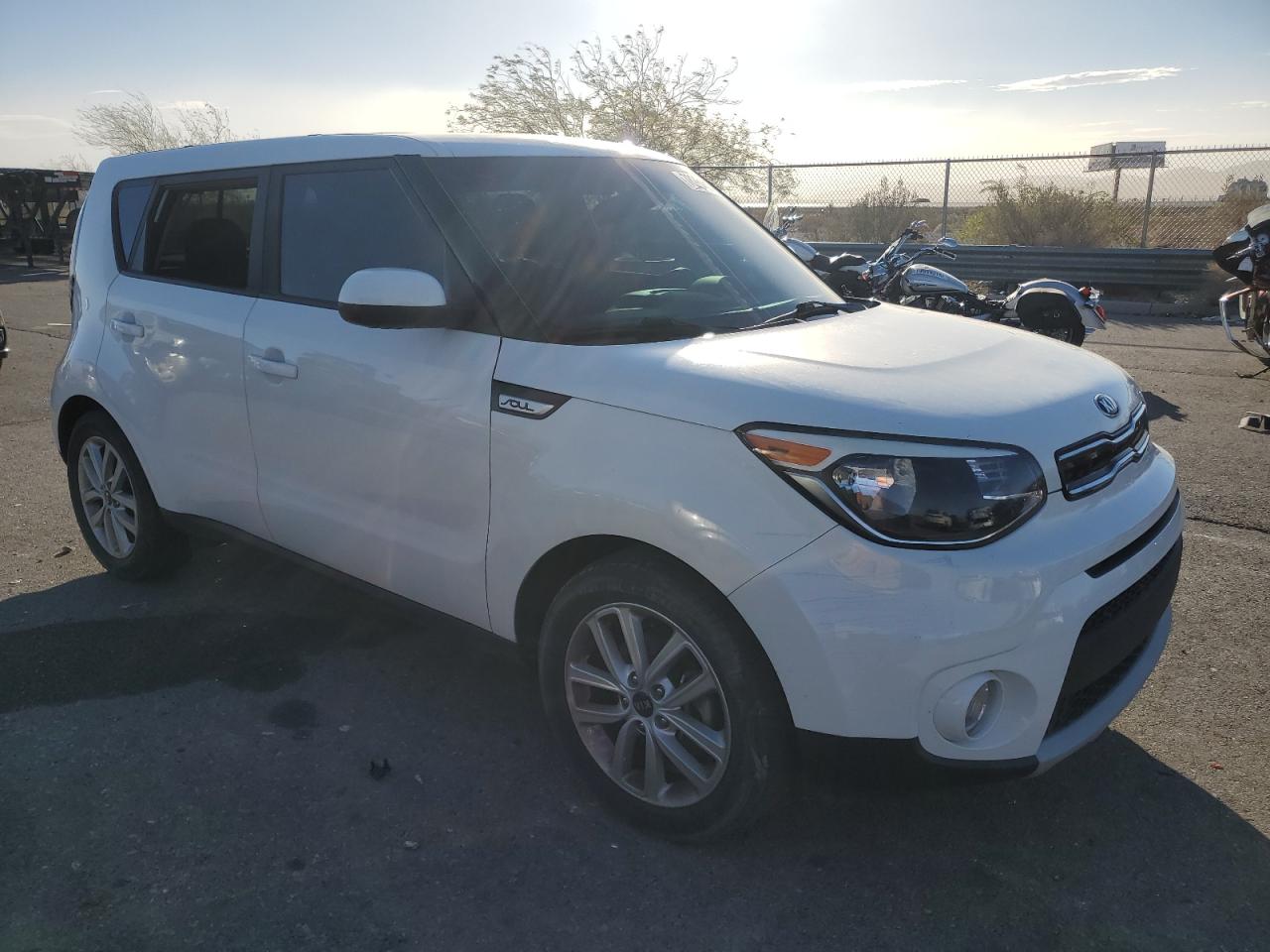 VIN KNDJP3A50K7675045 2019 KIA SOUL no.4