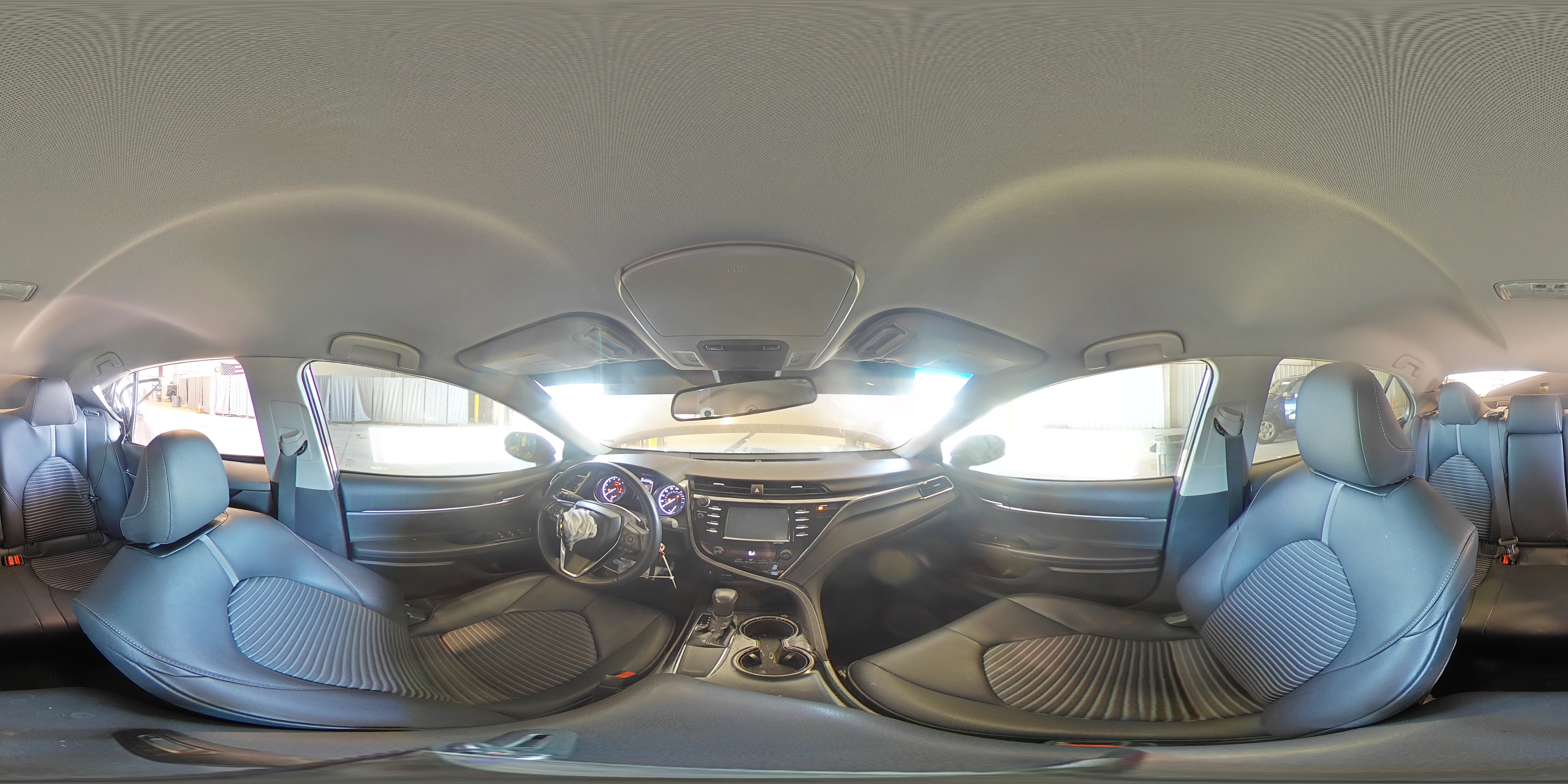 2018 Toyota Camry - Image 14