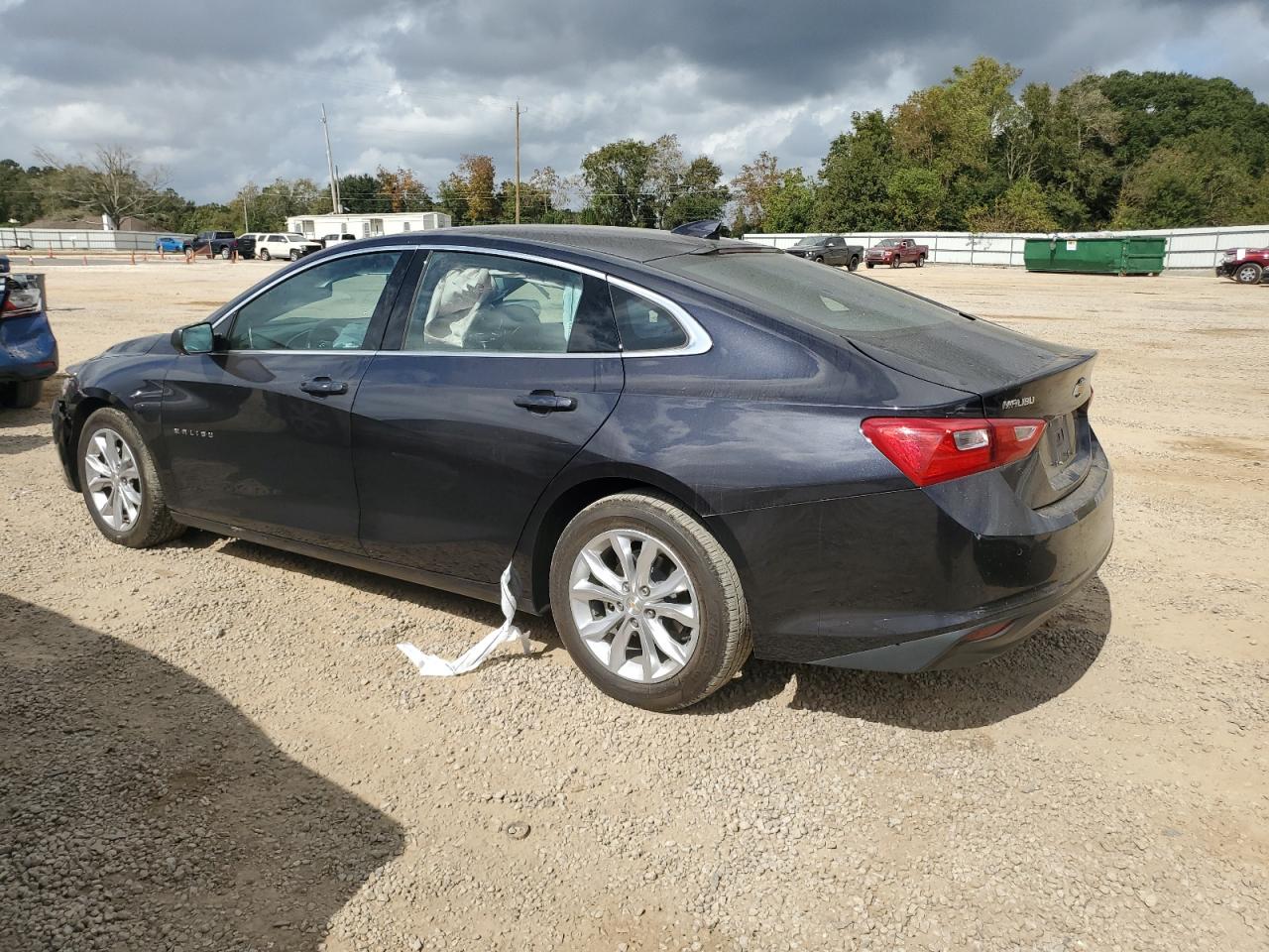 2023 Chevrolet Malibu - Image 2