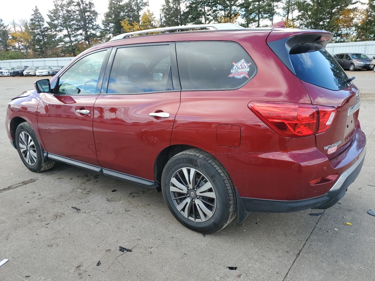 2019 Nissan Pathfinder - Image 2