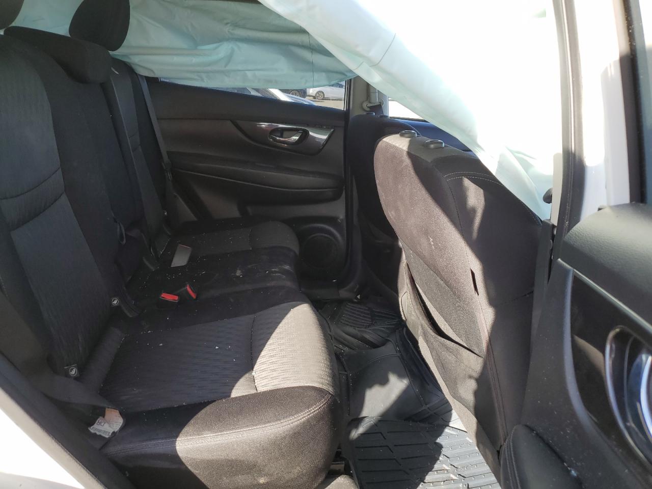 2018 Nissan Rogue - Image 10