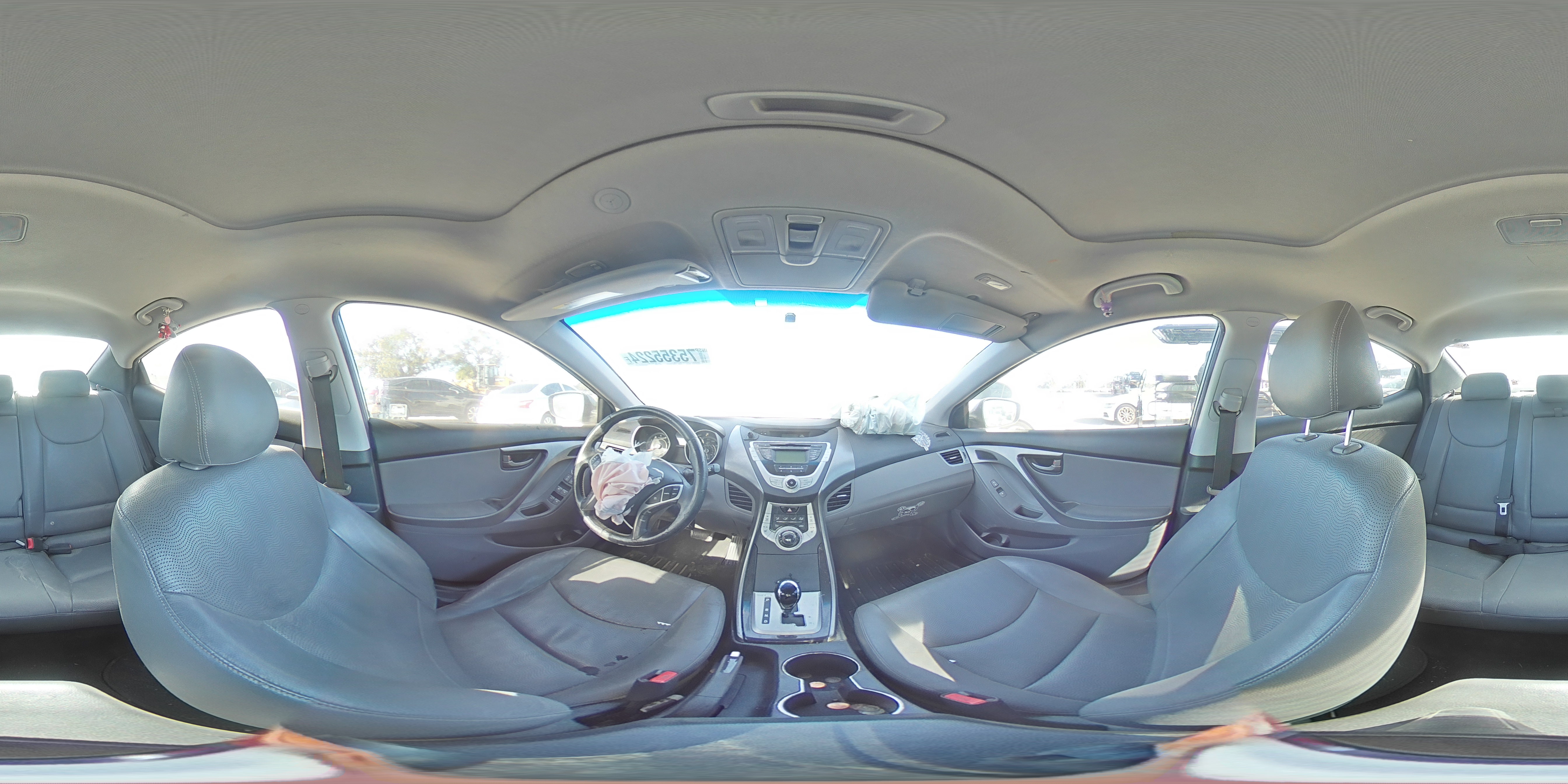 2012 Hyundai Elantra - Image 13