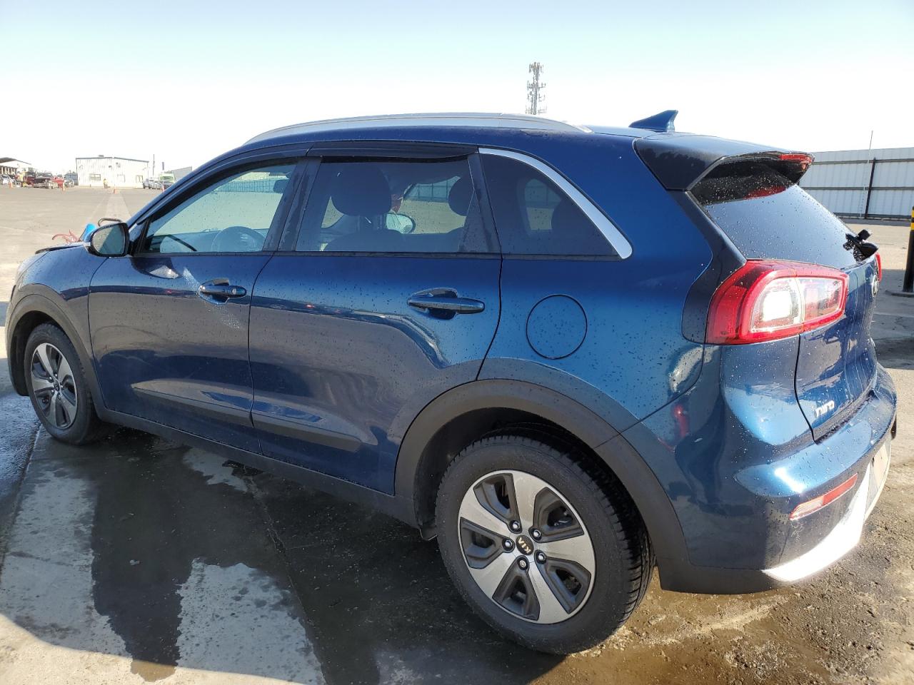 2017 Kia Niro - Image 2