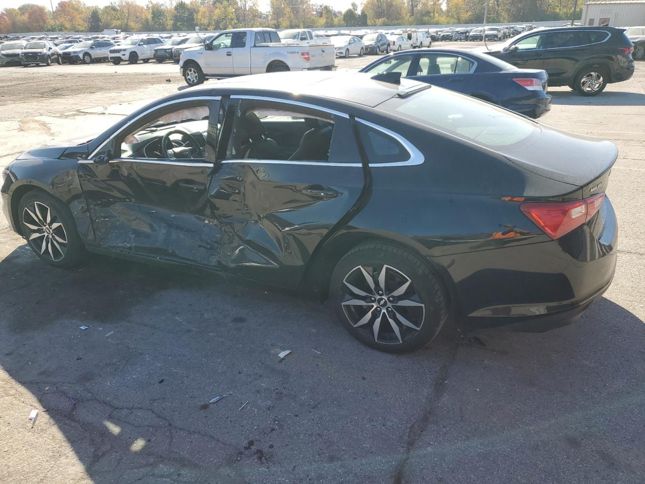 2018 Chevrolet Malibu - Image 2