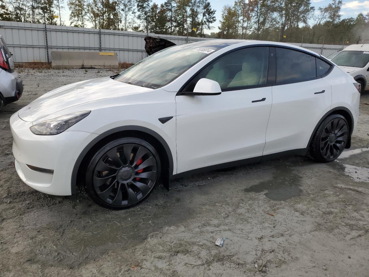 VIN 7SAYGDEF9NF416370 2022 TESLA MODEL Y no.1