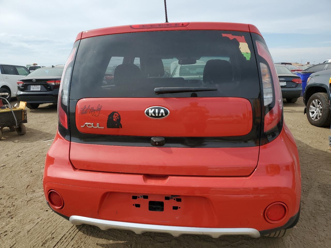 KNDJP3A56J7598034 2018 Kia Soul +