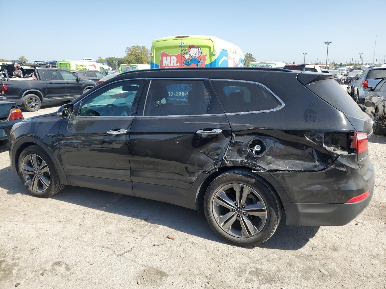 2014 Hyundai Santa Fe - Image 2