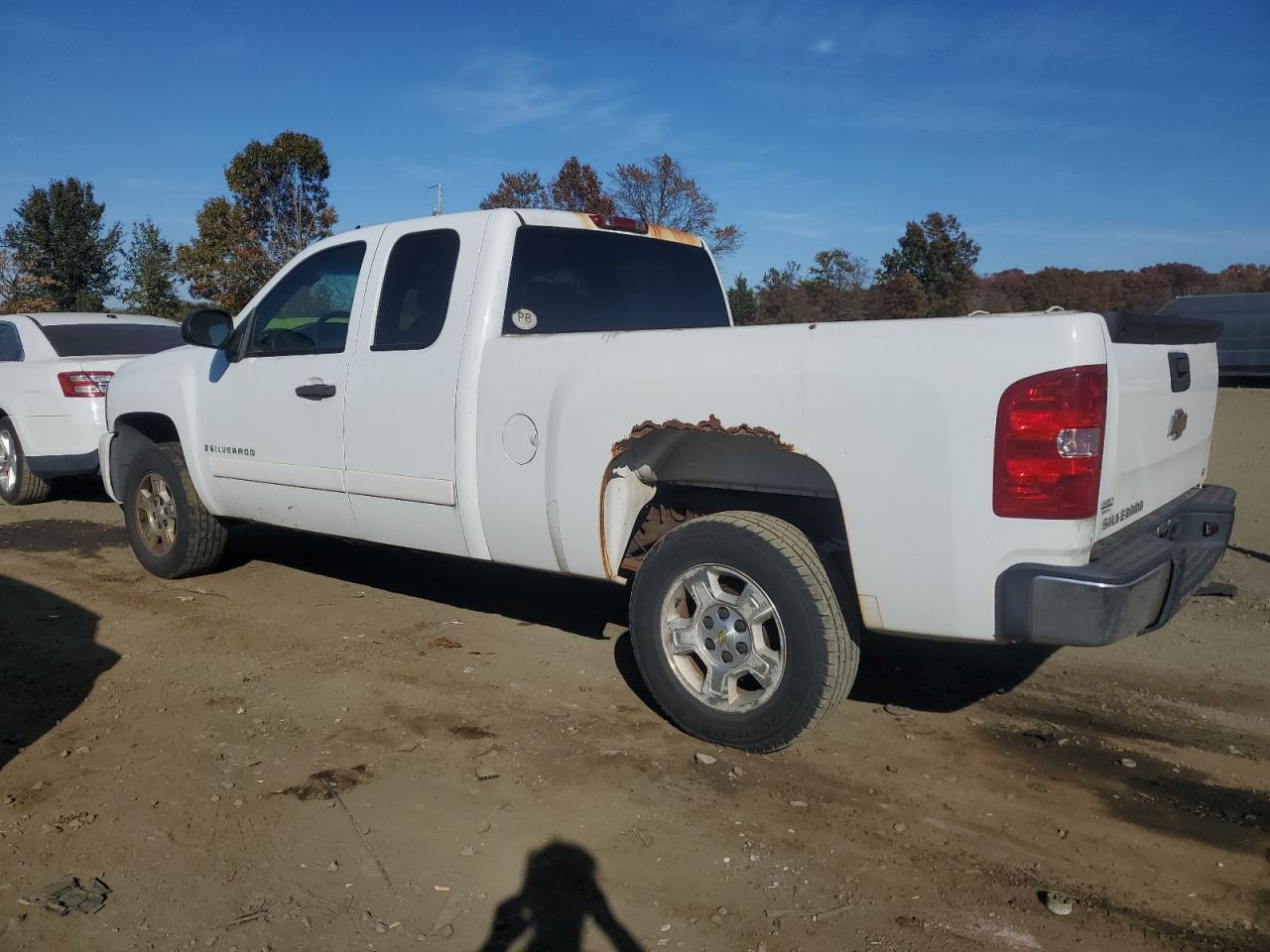 2007 Chevrolet Silverado - Image 2