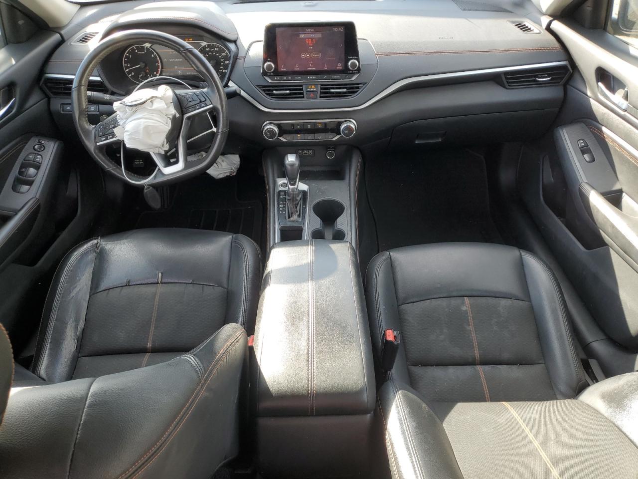 2022 Nissan Altima - Image 8