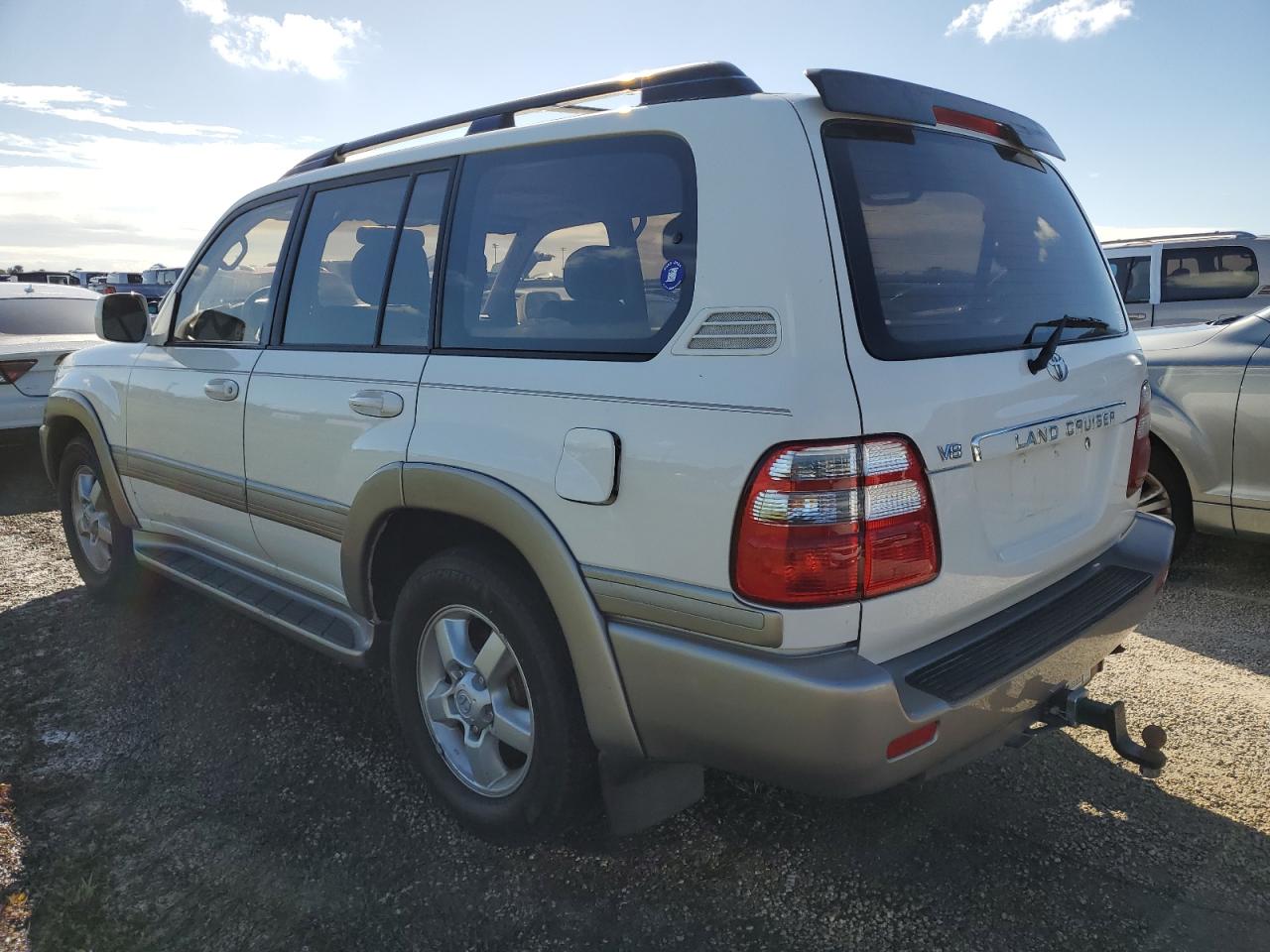 2003 Toyota Land Cruiser - Image 2