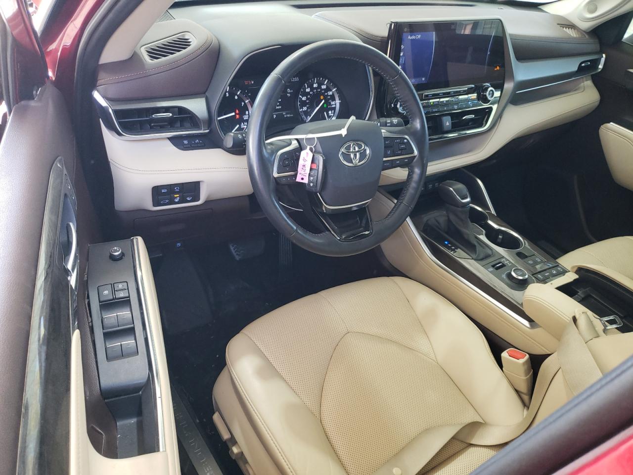 2020 Toyota Highlander - Image 8
