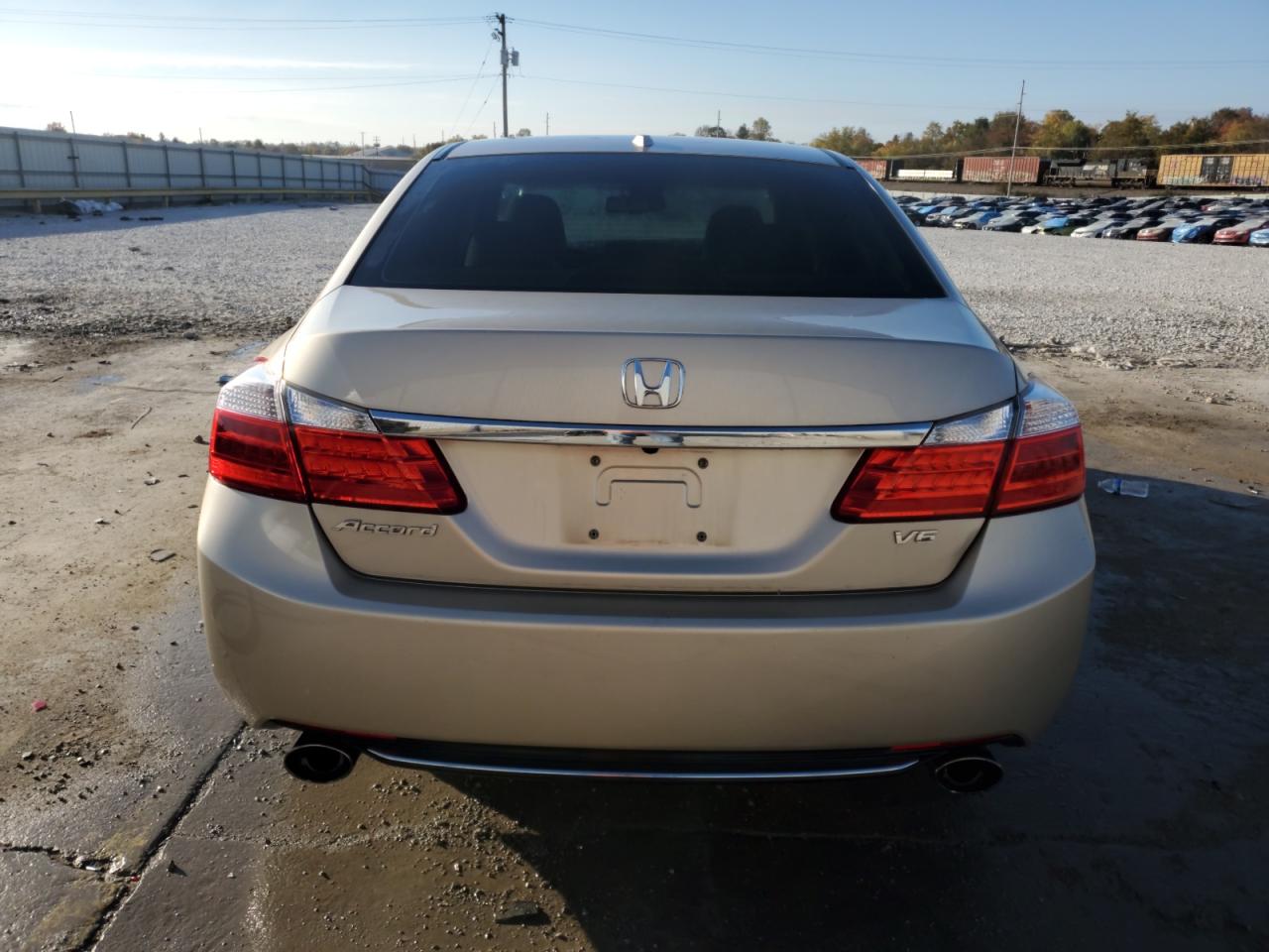 VIN 1HGCR3F83DA028135 2013 HONDA ACCORD no.6