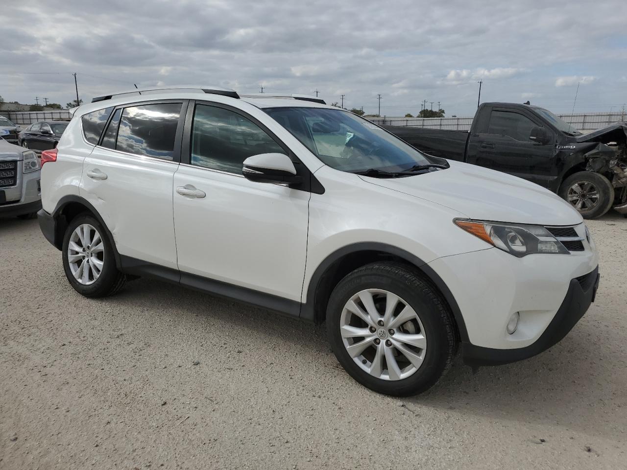 2014 Toyota RAV 4 - Image 4