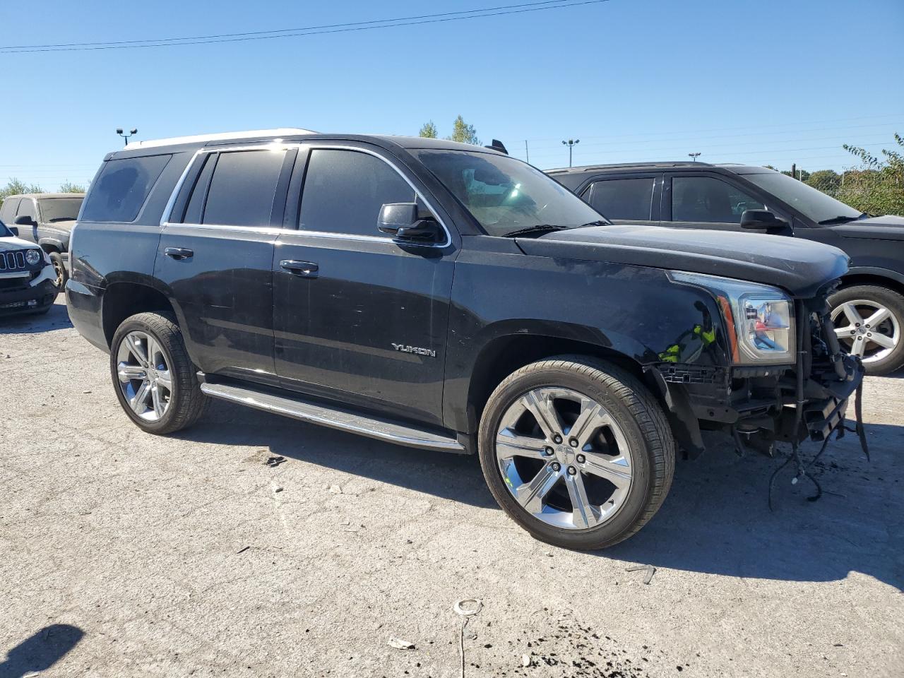 2017 GMC Yukon - Image 4