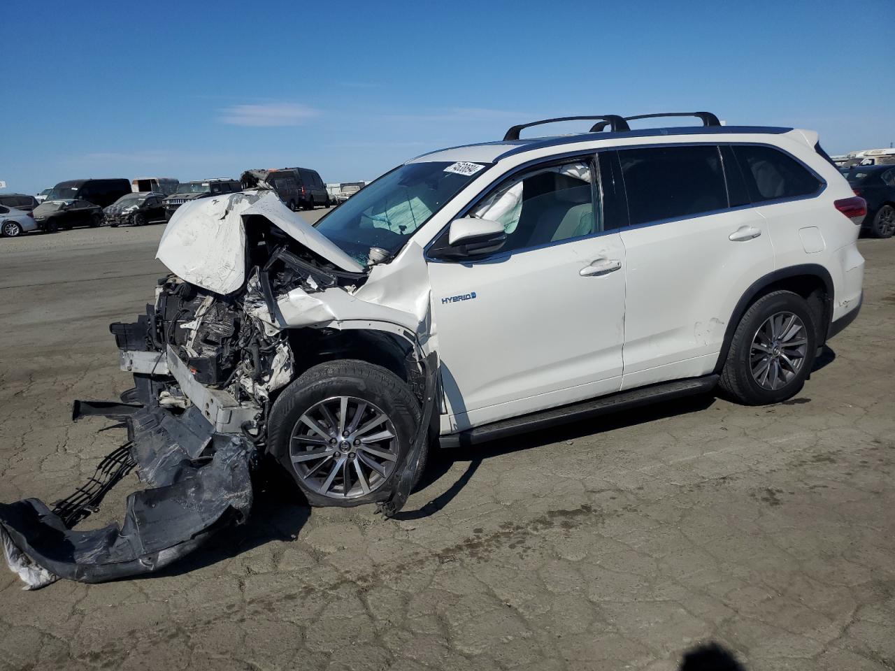 2017 Toyota Highlander - Image 1