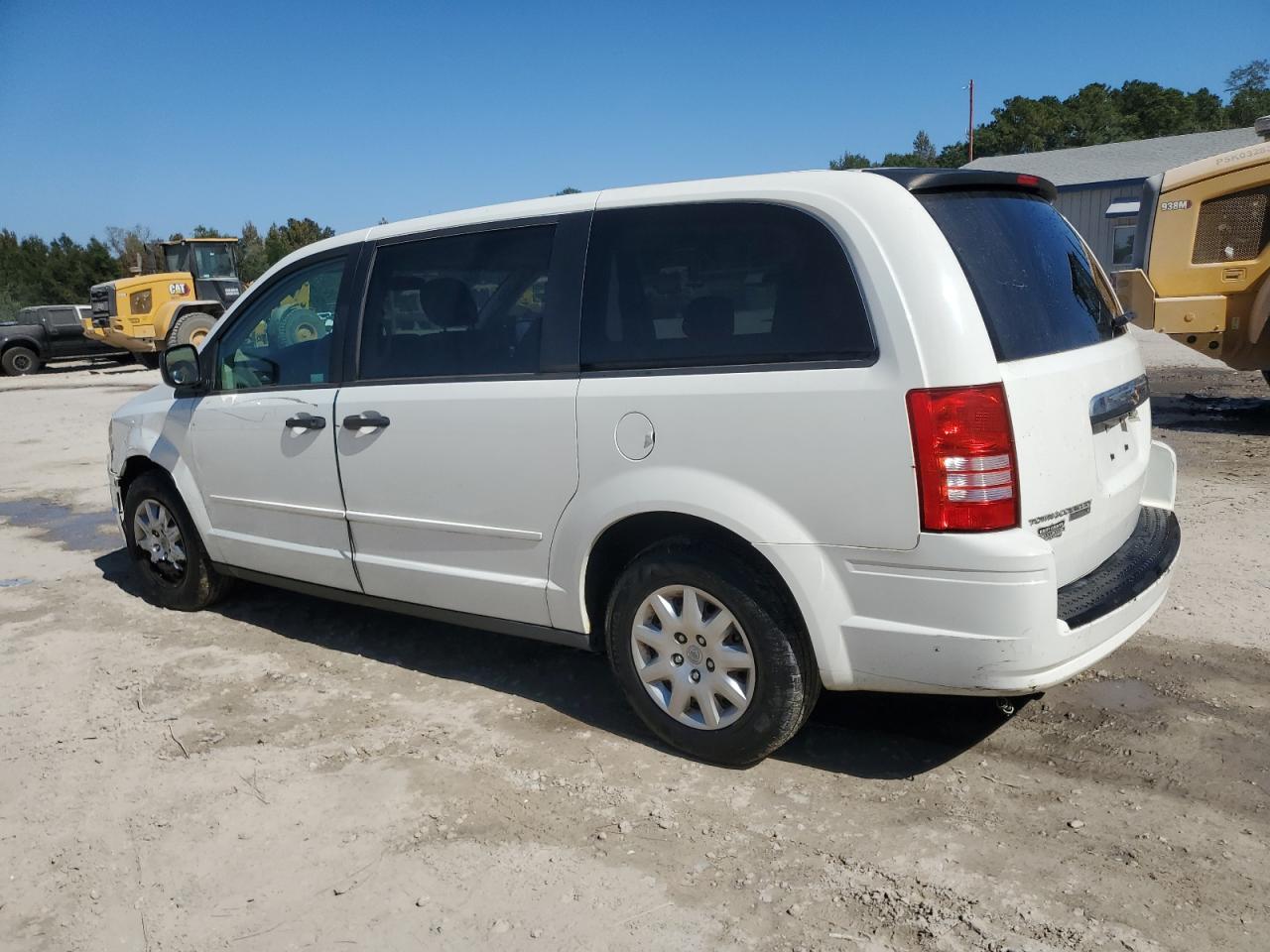 2008 Chrysler Town & Country - Image 2