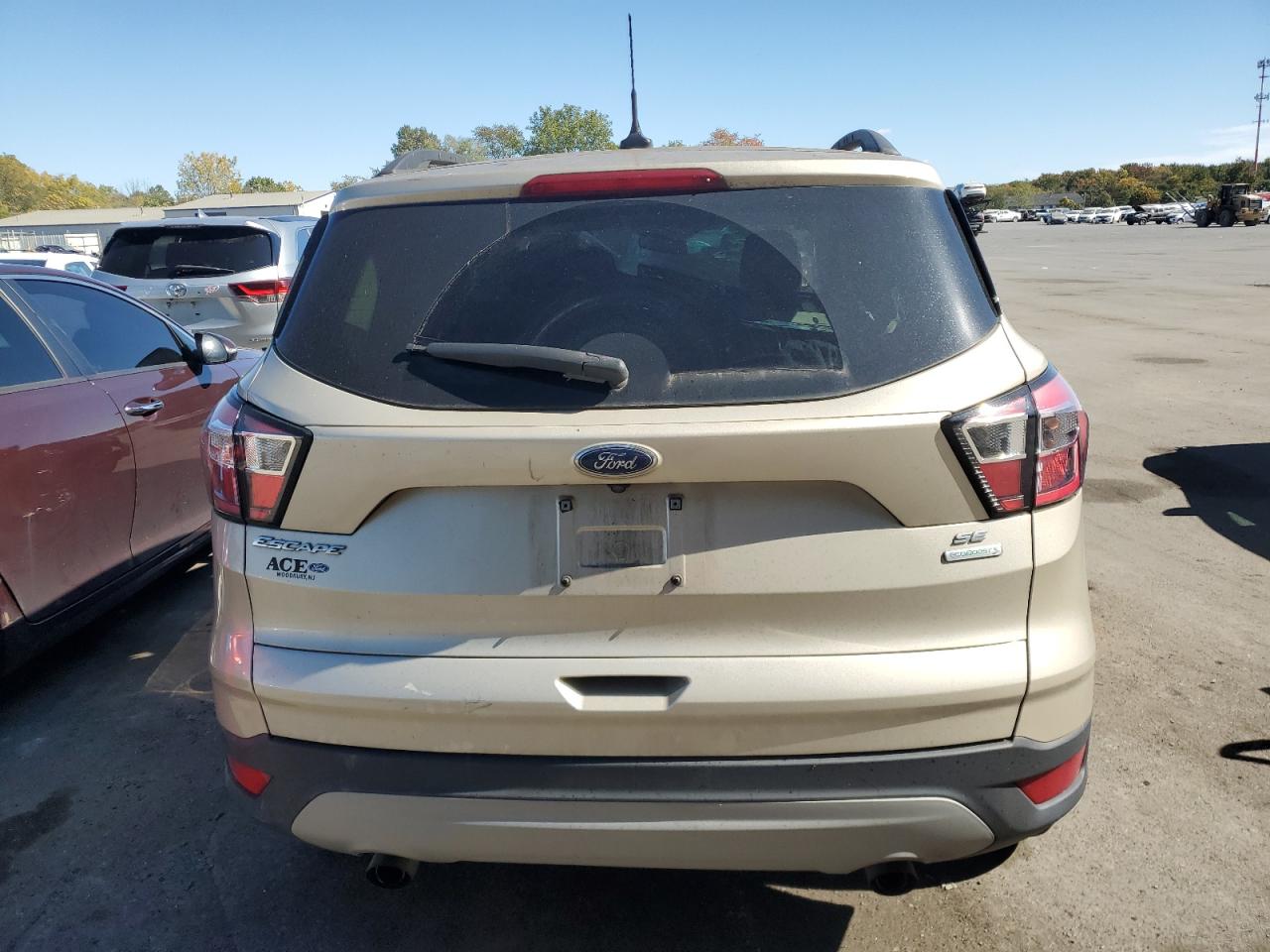 1FMCU0GD0JU40498 2018 Ford Escape Se