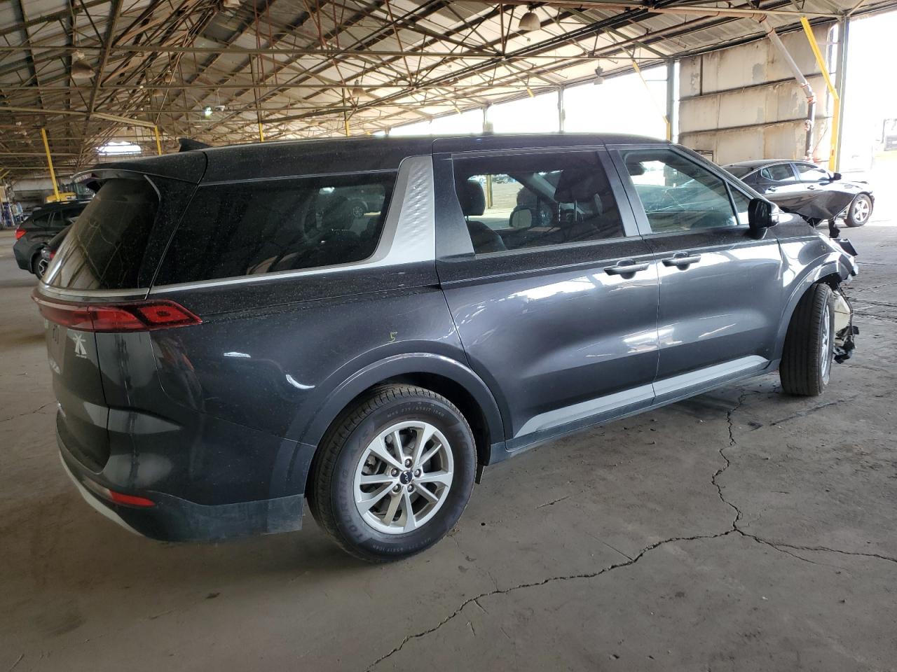 2022 Kia Carnival - Image 3