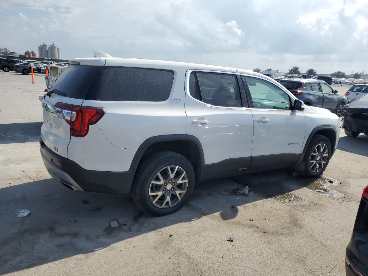 2022 GMC Acadia - Image 3