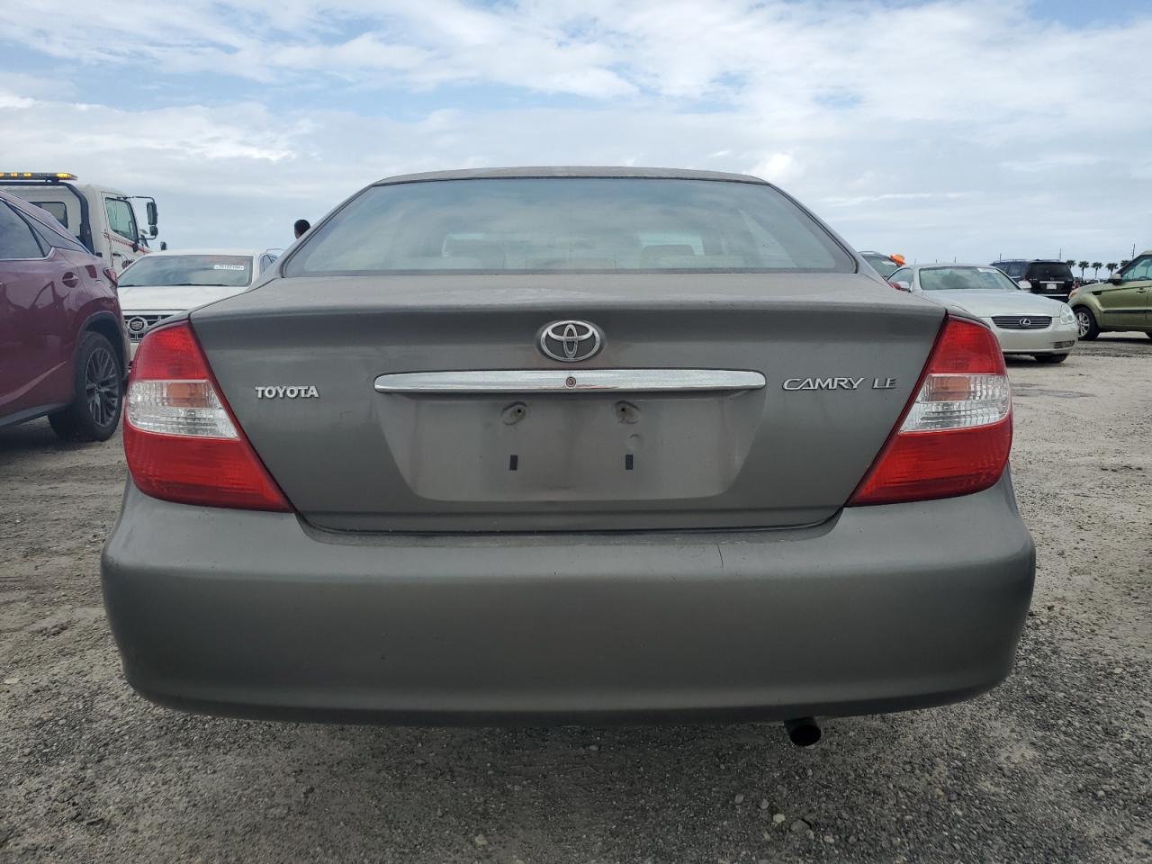 2002 Toyota Camry Le VIN: 4T1BE32K02U611468 Lot: 75188154