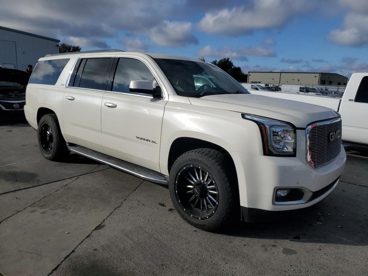 2015 GMC Yukon - Image 4