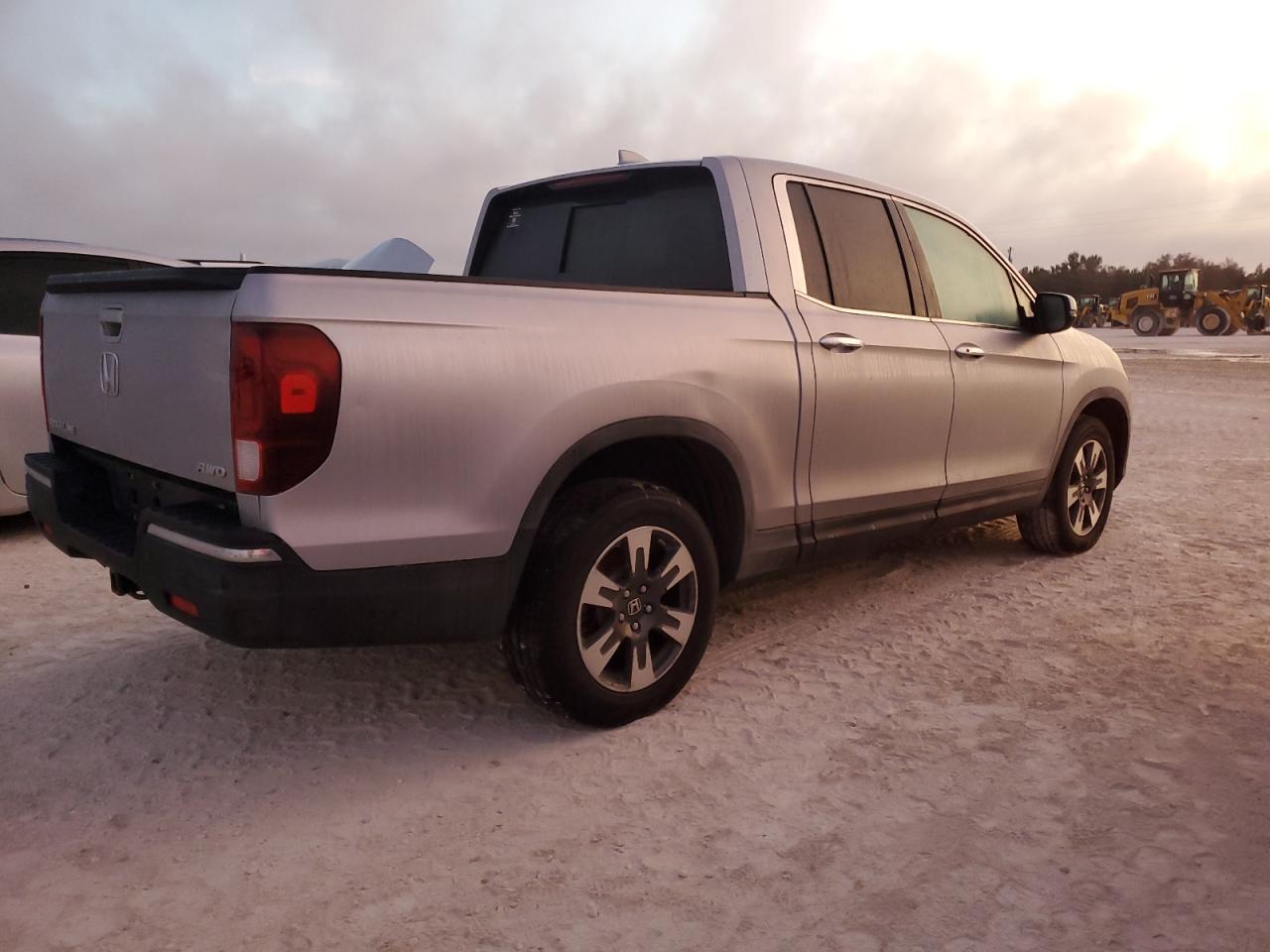 2017 Honda Ridgeline - Image 3