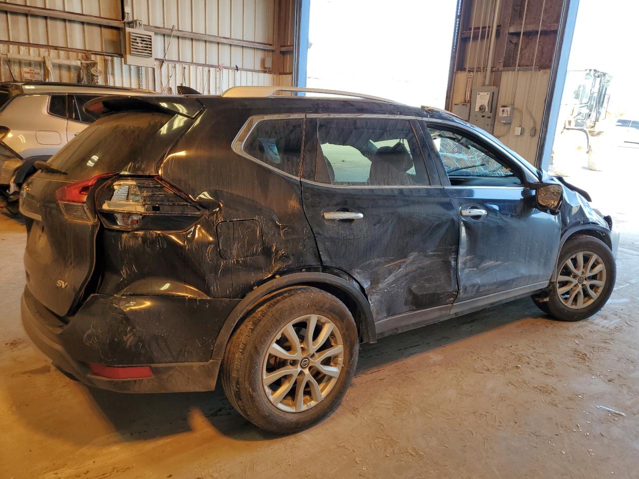 2018 Nissan Rogue - Image 3