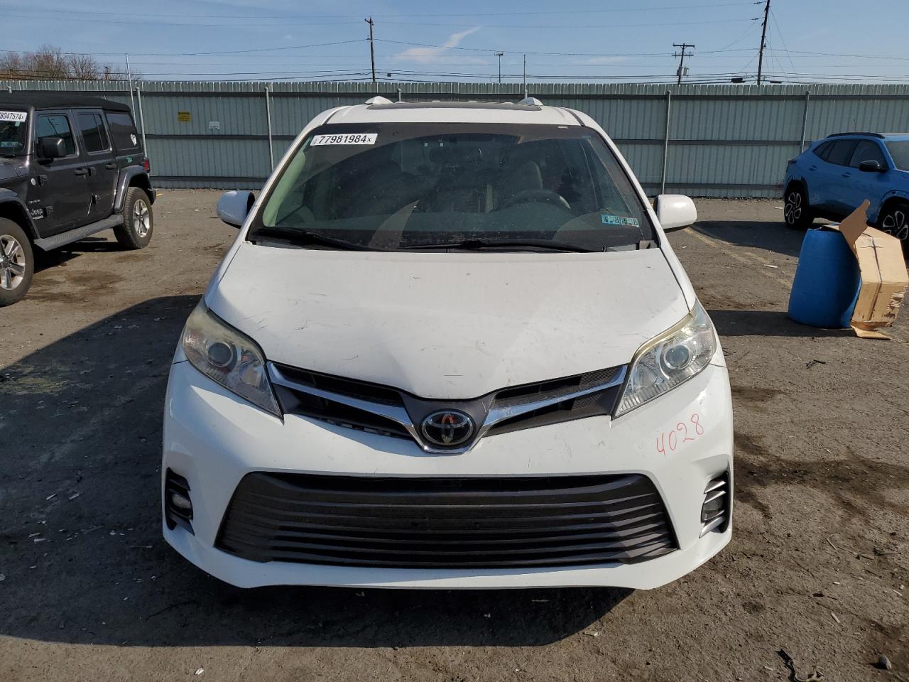 2011 Toyota Sienna - Image 5