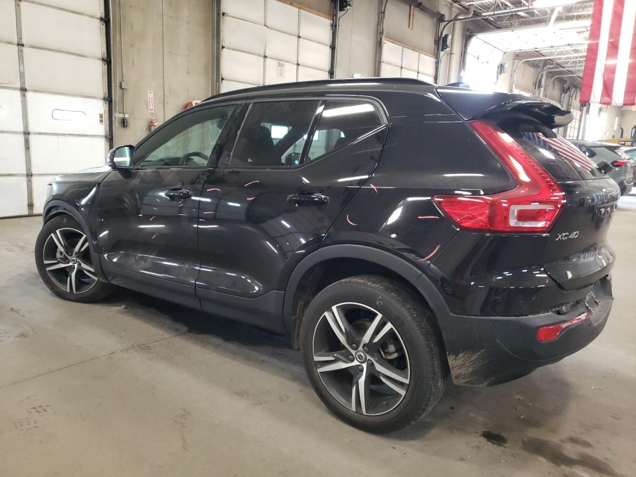 2021 Volvo XC40 - Image 2