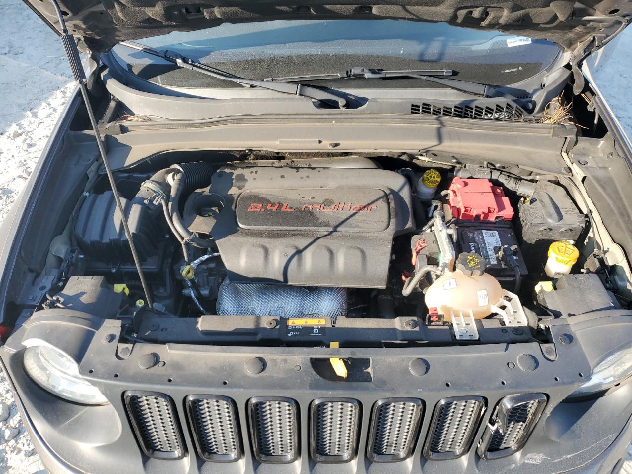 2018 Jeep Renegade - Image 12