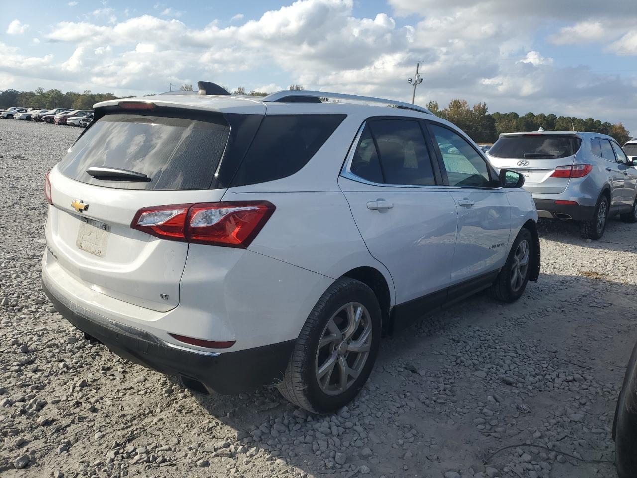 2019 Chevrolet Equinox - Image 3