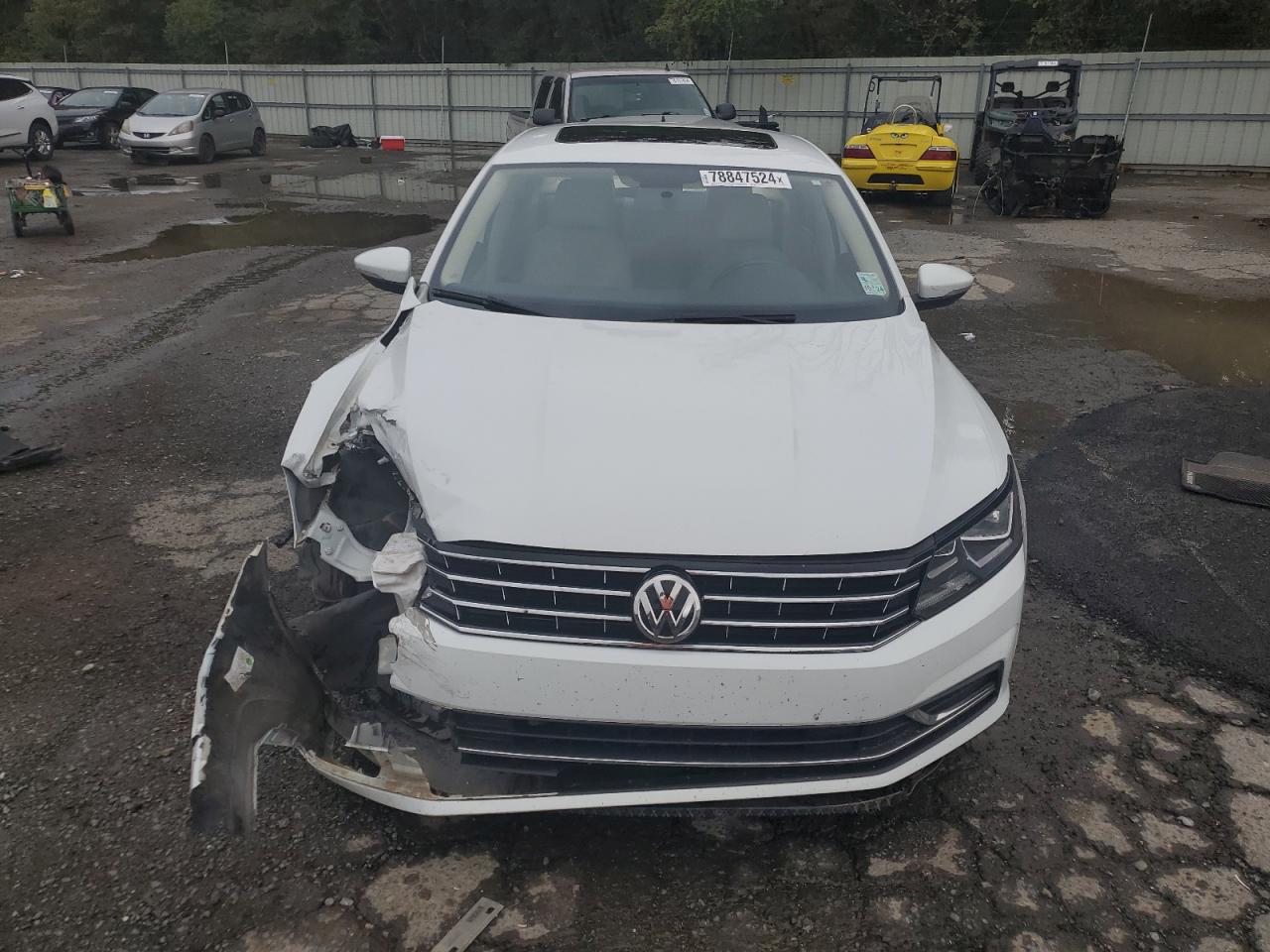 2019 Volkswagen Passat - Image 5