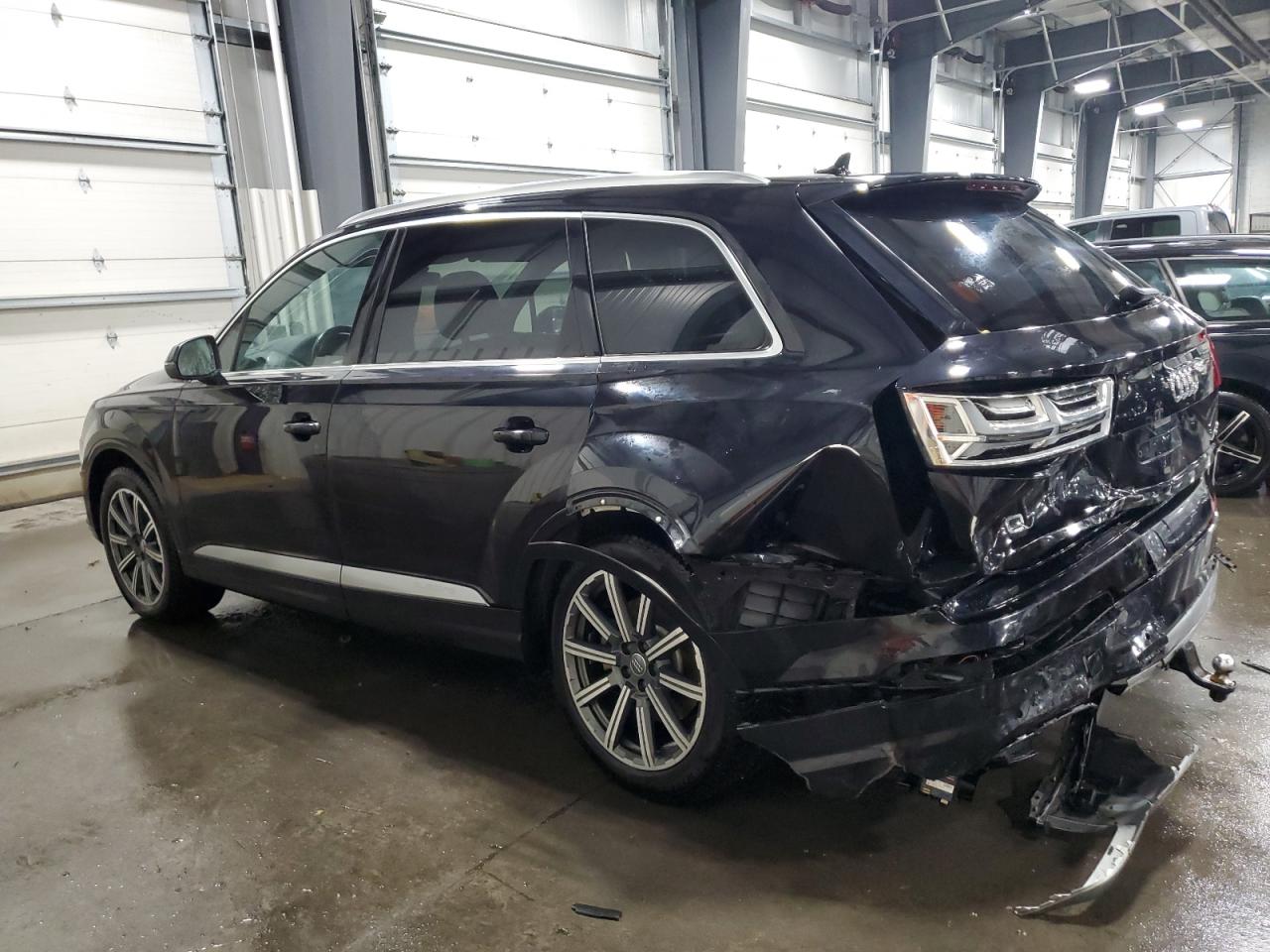 2017 Audi Q7 - Image 2