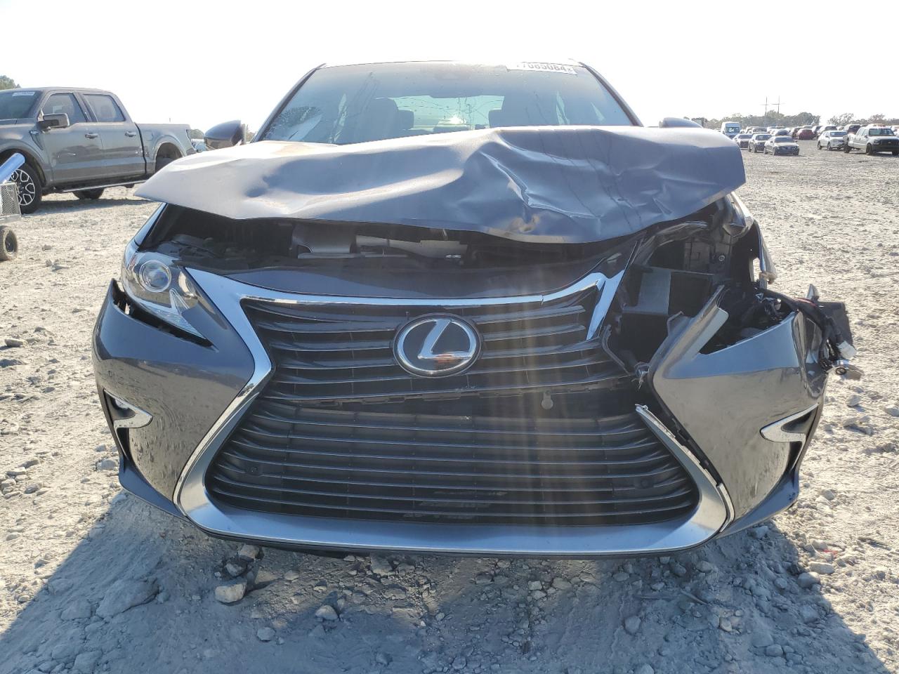 2017 Lexus ES - Image 5