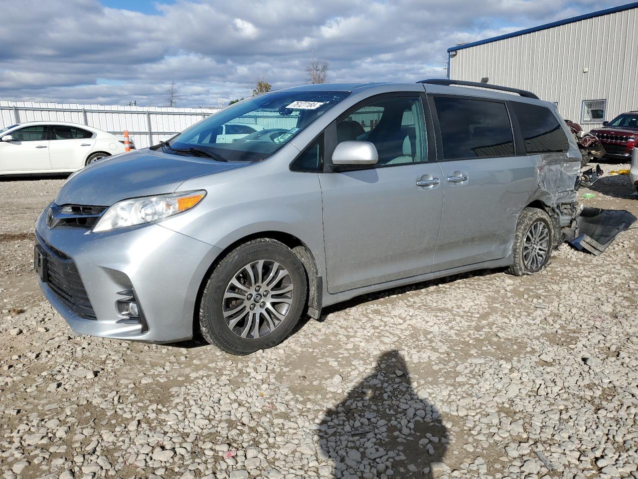 2019 Toyota Sienna - Image 1