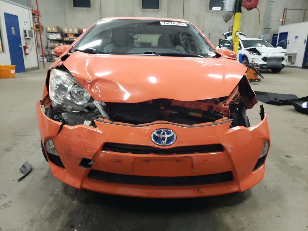 VIN JTDKDTB39E1067705 2014 TOYOTA PRIUS no.5