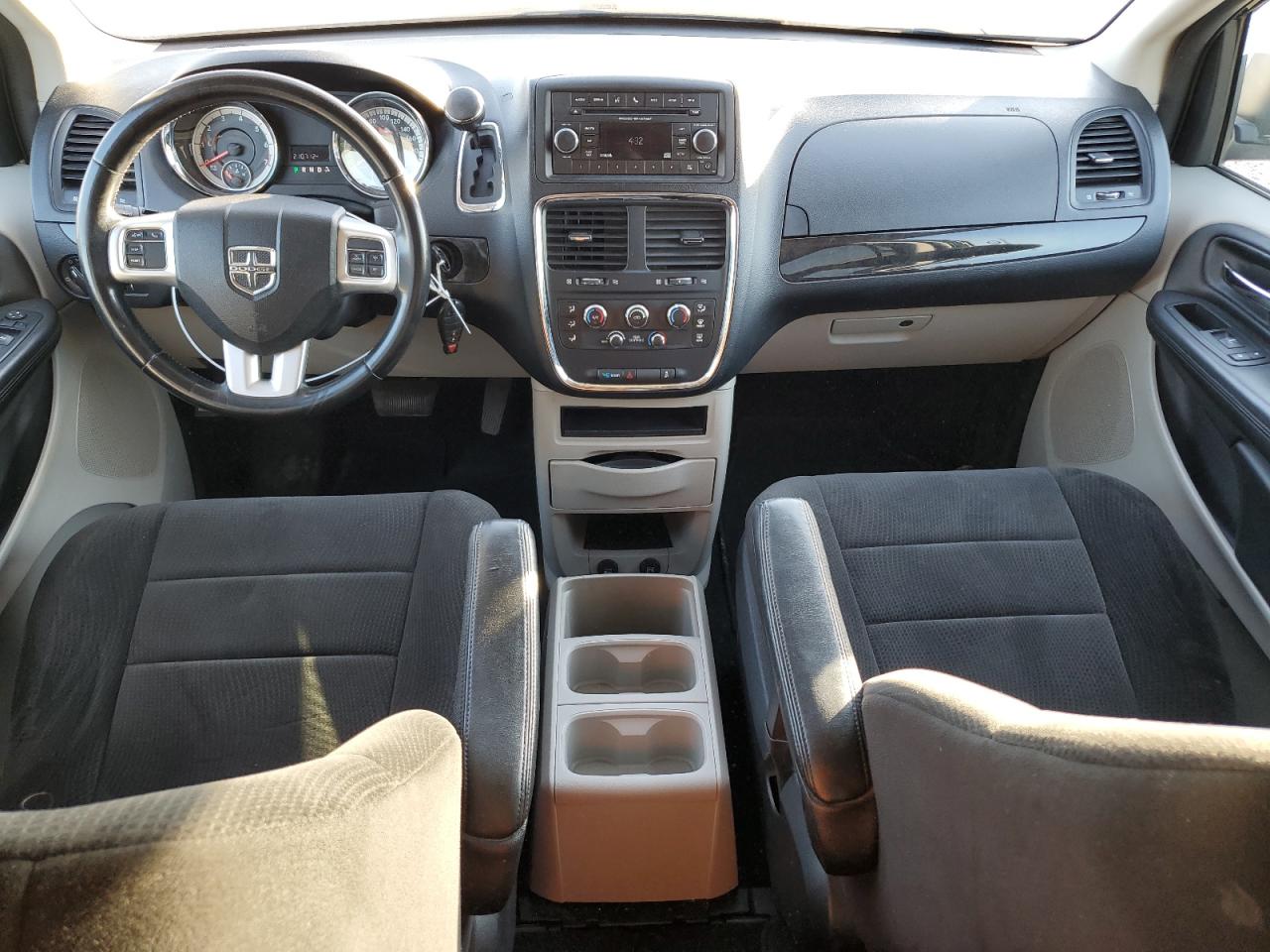 2012 Dodge Caravan - Image 8