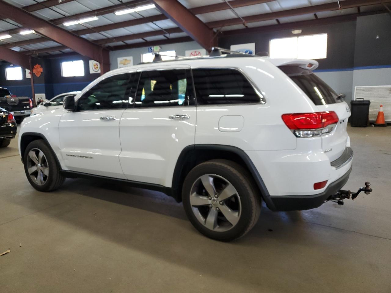 2014 Jeep Grand Cherokee - Image 2