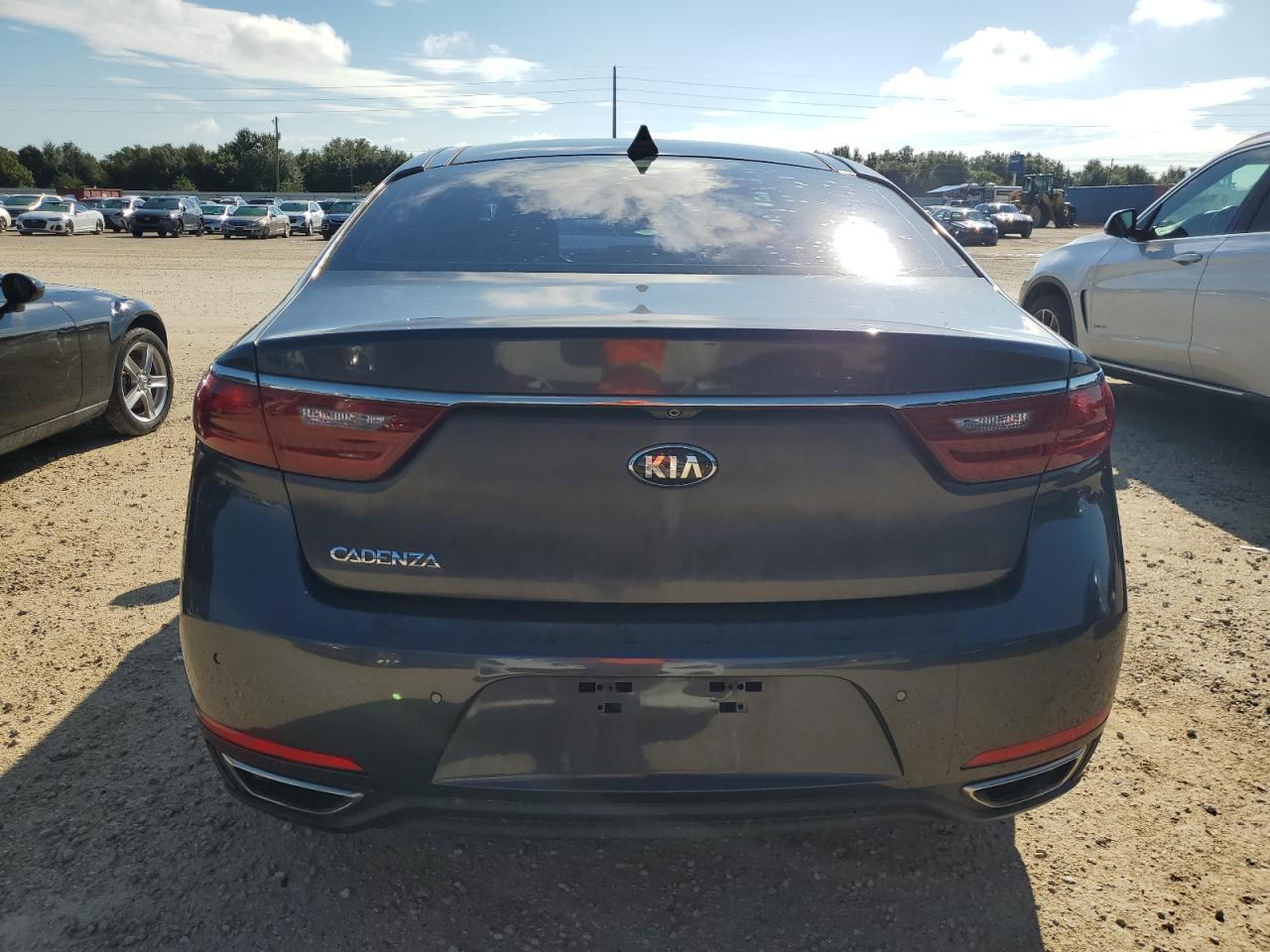 KNALC4J1XH5090028 2017 Kia Cadenza Premium