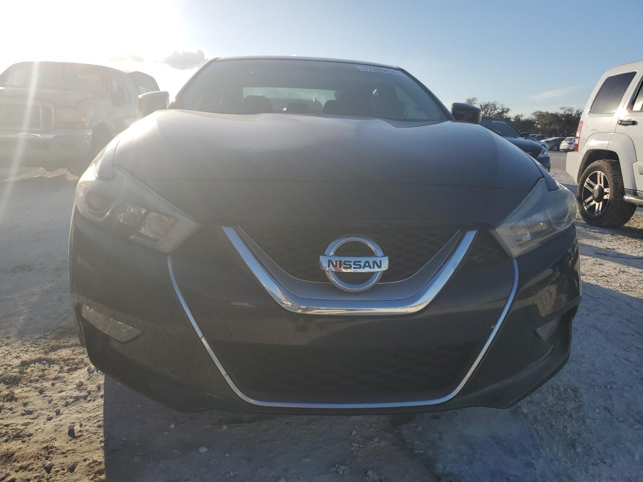 2017 Nissan Maxima - Image 5