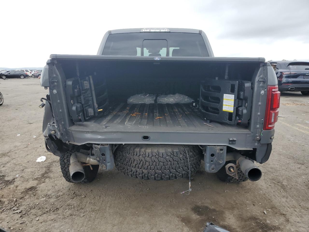 1FTFW1RG4JFD92963 2018 Ford F150 Raptor