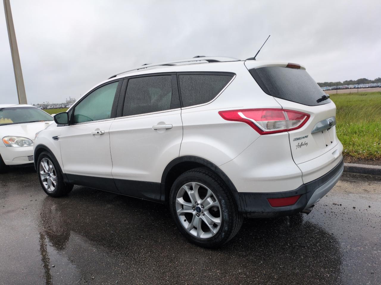 1FMCU0J9XGUA75706 2016 Ford Escape Titanium