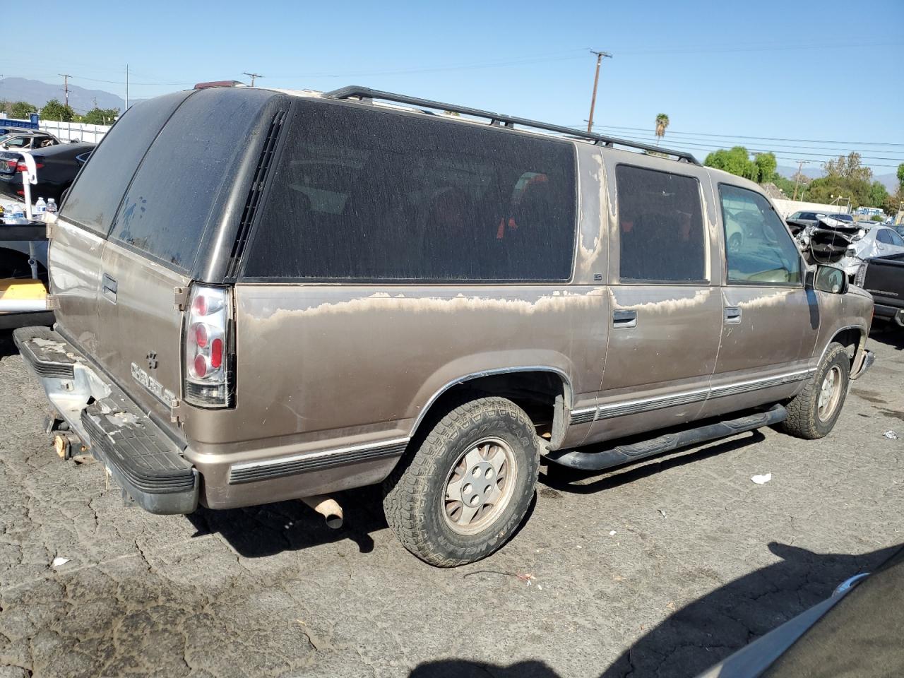 1995 Chevrolet Suburban - Image 3