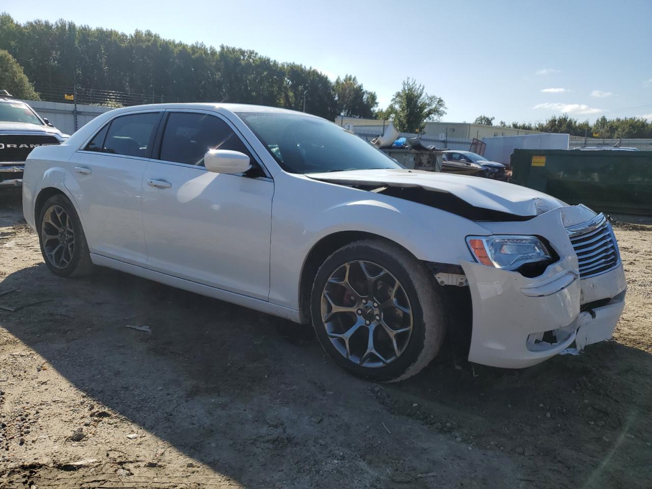 2014 Chrysler 300 - Image 4