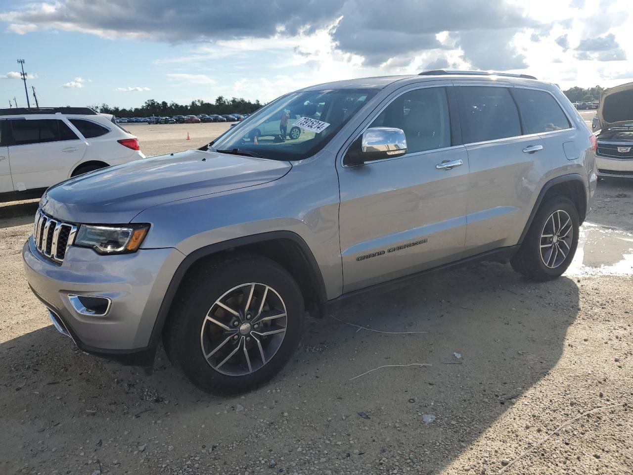 2017 Jeep Grand Cherokee - Image 1
