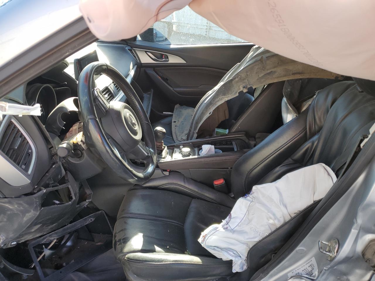 2017 Mazda 3 - Image 7
