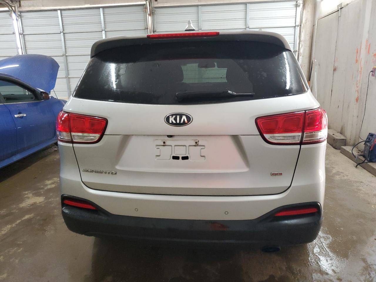 2016 Kia Sorento - Image 6
