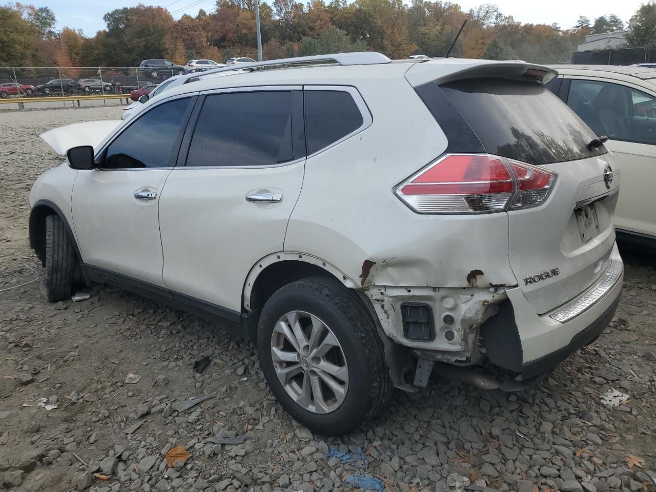 2016 Nissan Rogue - Image 2