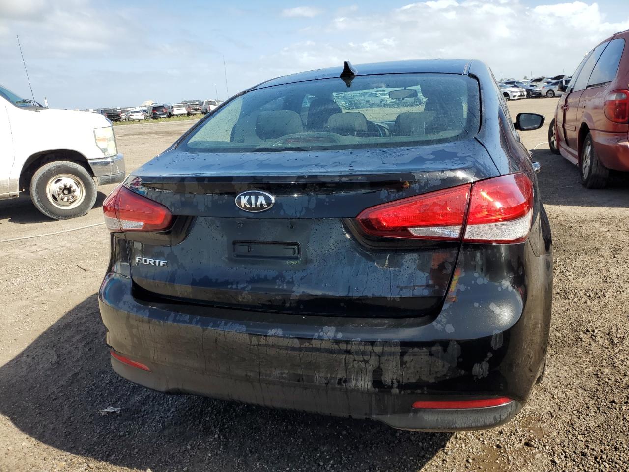 3KPFK4A71HE134025 2017 Kia Forte Lx